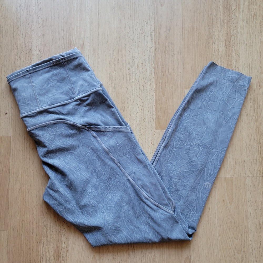 Lululemon Fast and Free High-Rise Size 8  Ice Dye Wash Grey Leggings 25"